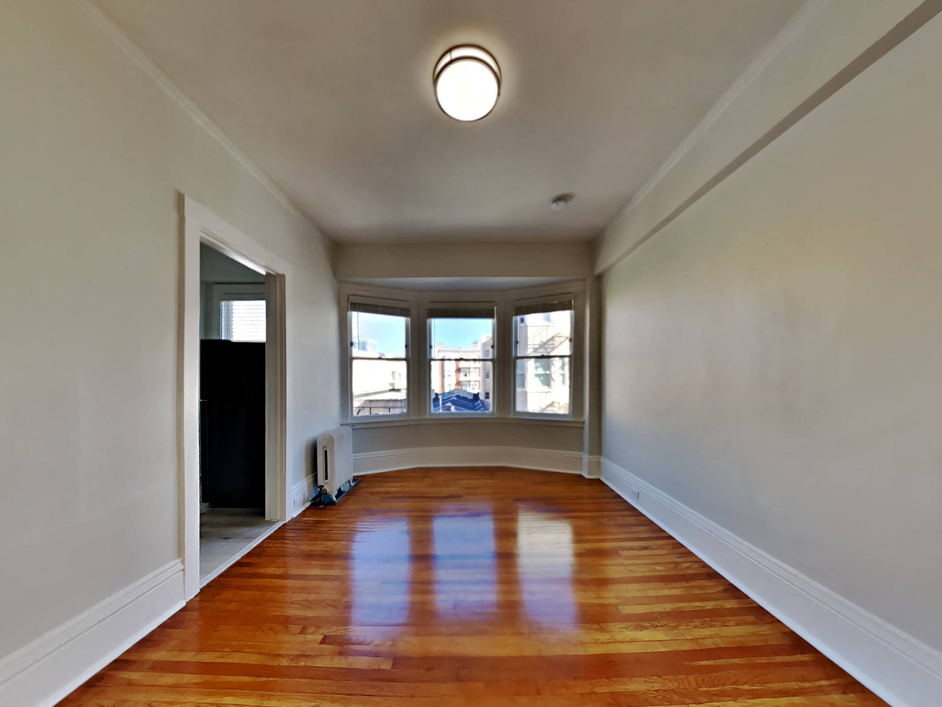 954 Geary St photo 2